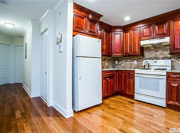 3rd image of 608 Carman Ave #C-4