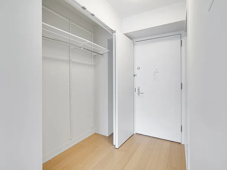 1 Columbus Pl #N7C — Photo 7