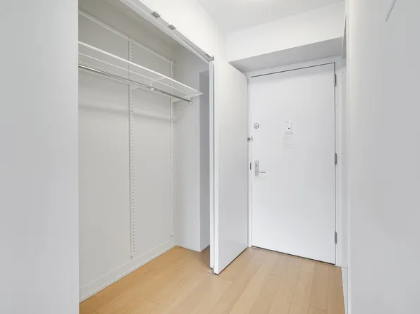 1 Columbus Place image 11 of 31