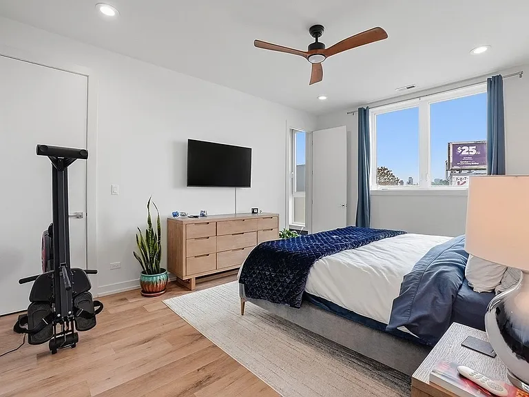 815 N Richmond St #301 — Photo 6