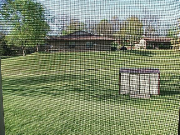 4th image of 225 Gerard St