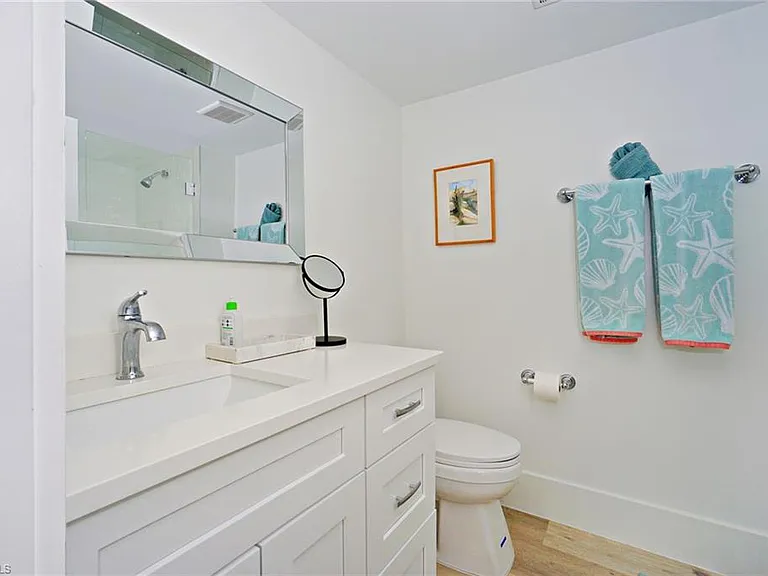1910 Gulf Shore Blvd N #102 — Photo 11