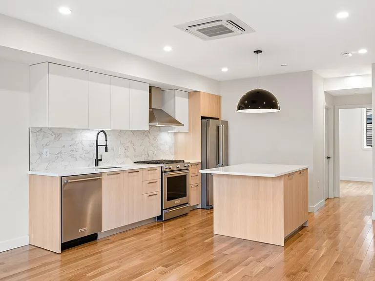 298 Marginal St #4 — Photo 2