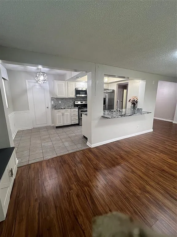 2 bed, 2.0 bath, 1431 sqft, $2,500 — Photo 4