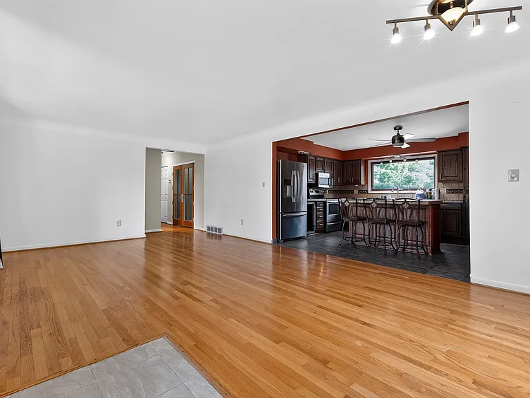 30110 Bentley St — Photo 14