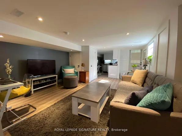 17 Claremont St, Toronto, ON M6J 2M3