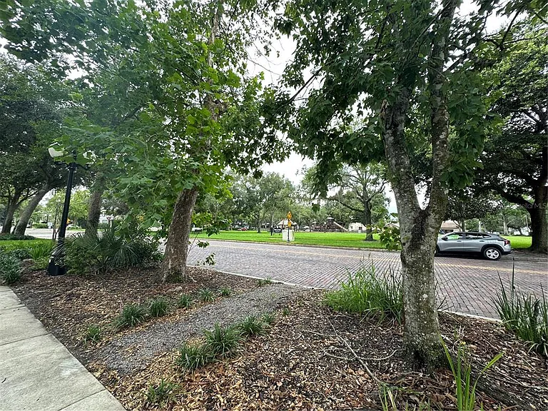 805 S Park Ave — Photo 23