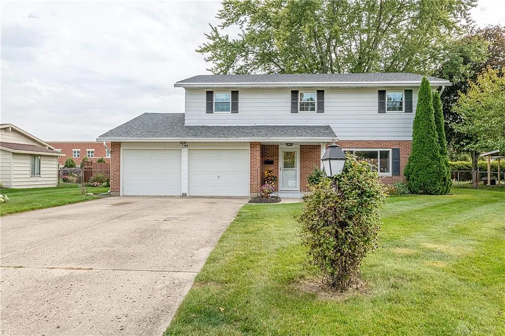 1709 E Parkway Dr photo 1