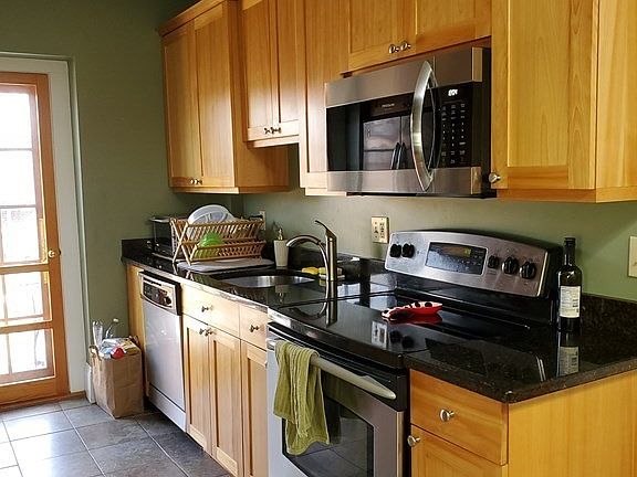 4th image of 130 Saint Marys St #3