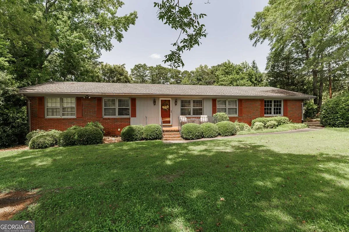 110 S Homewood Dr photo 1