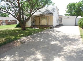 315 9th St, Alva, OK 73717