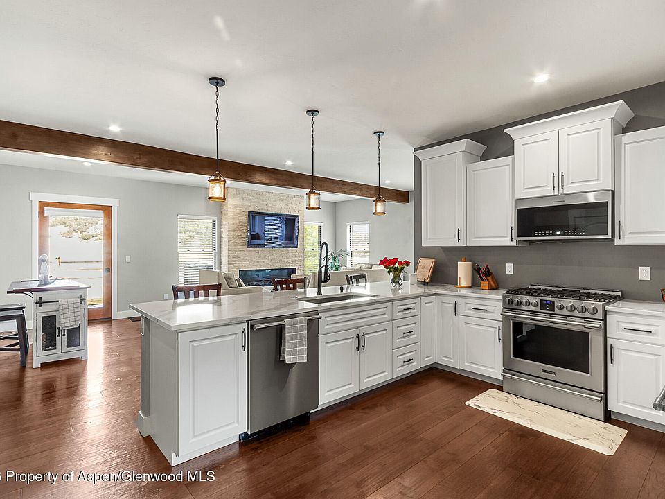 1st image of 276 Blackhawk Dr
