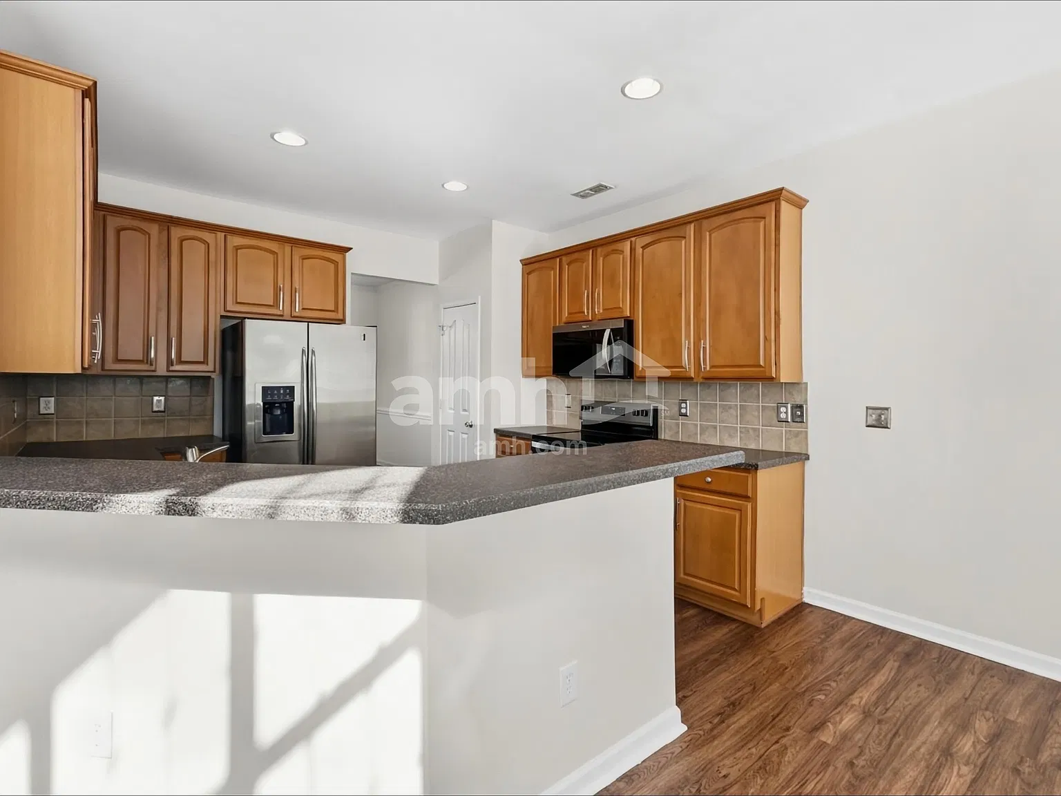 3 bed, 2.5 bath, 2186 sqft, $2,665 — Photo 4