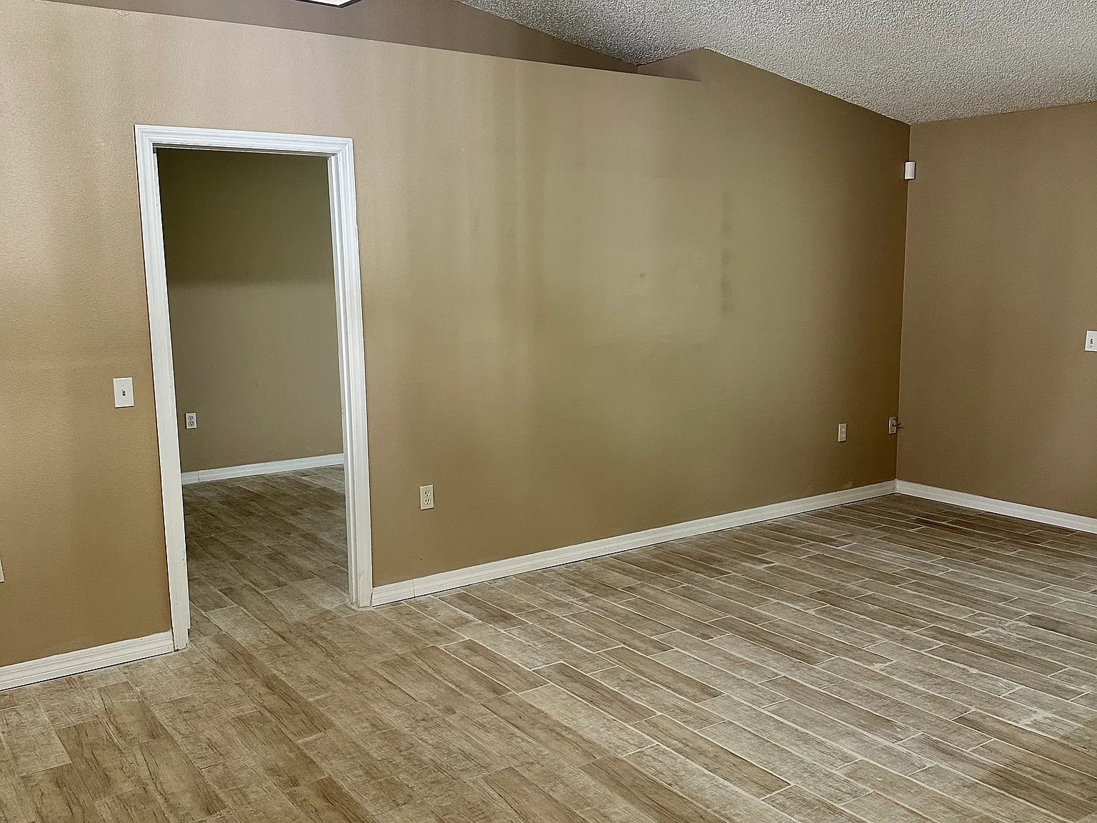 3 bed, 1264 sqft, $1,800 — Photo 4