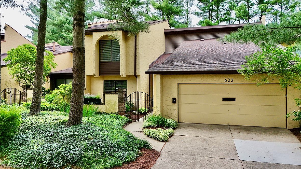 622 Hampton Ridge Dr, Akron, OH 44313 Zillow