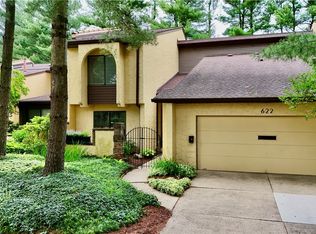 622 Hampton Ridge Dr, Akron, OH 44313