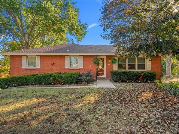 8165 Greeley Ave, Kansas City, KS 66109