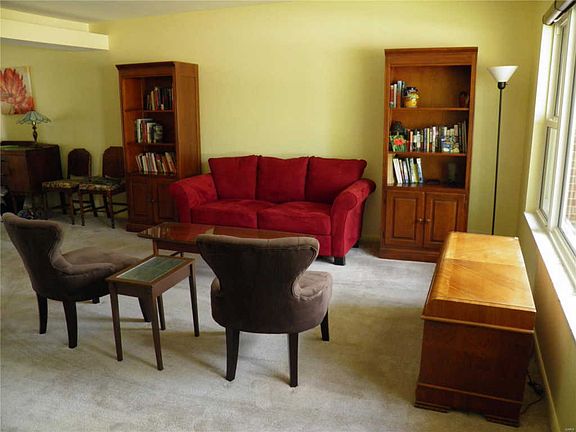 3rd image of 9302 Queenston Dr