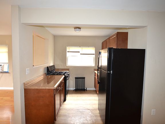 4th image of 2621 Park Ave