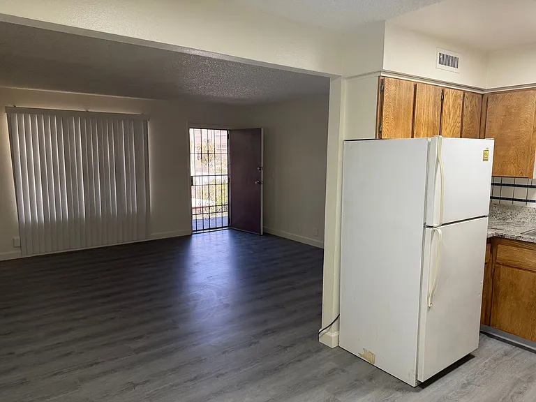 625 S Royal Crest Cir #7 — Photo 3