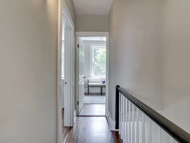 220 Adams St NE — Photo 22