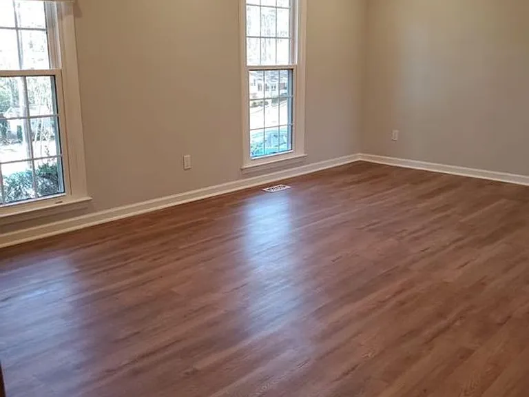 820 N Harrison Ave — Photo 2