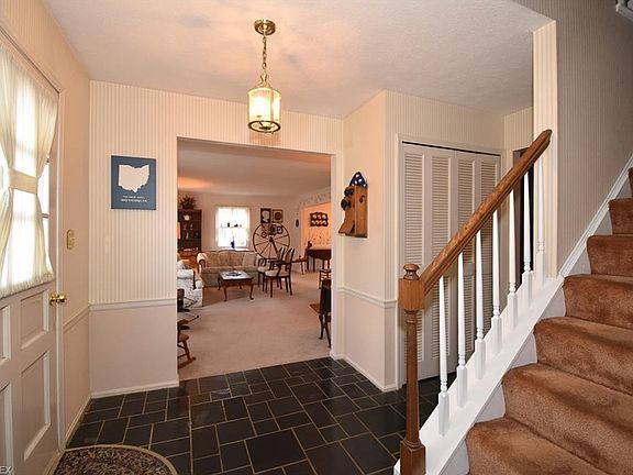 2nd image of 595 Marygate Dr