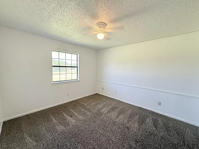 2315 E Highway 190 — Photo 28