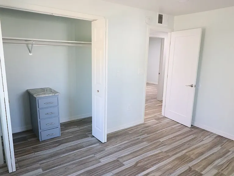 202 W Laguna St — Photo 8