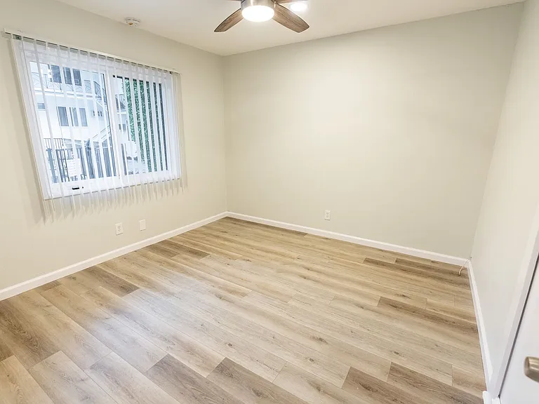 7044 Lanewood Ave — Photo 35