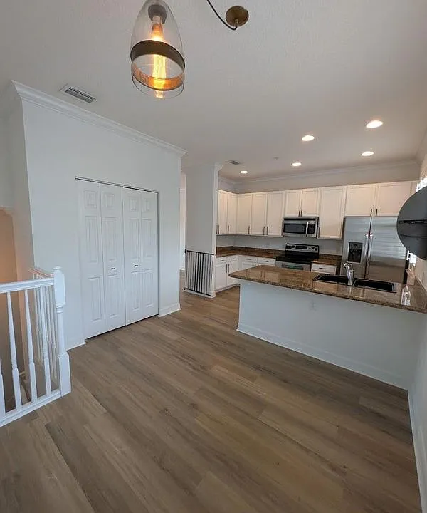 341 Oak Aly
