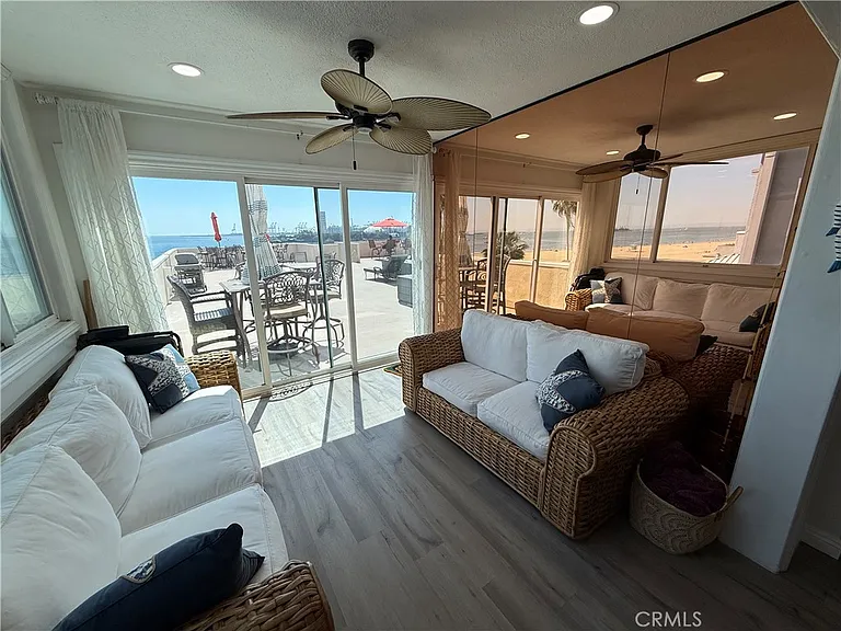 1174 E Ocean Blvd #10 — Photo 33