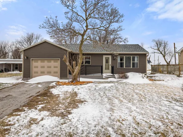 210 N Walnut Ave, Woodward, IA 50276