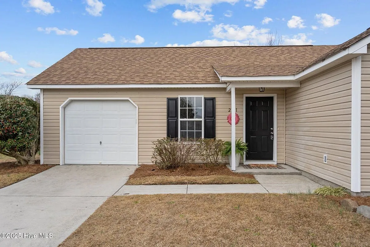 Building Photo - 2511 Bradfield Ct