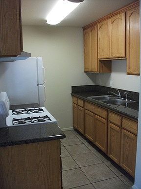 4th image of 1950 Chestnut Ave APT 205