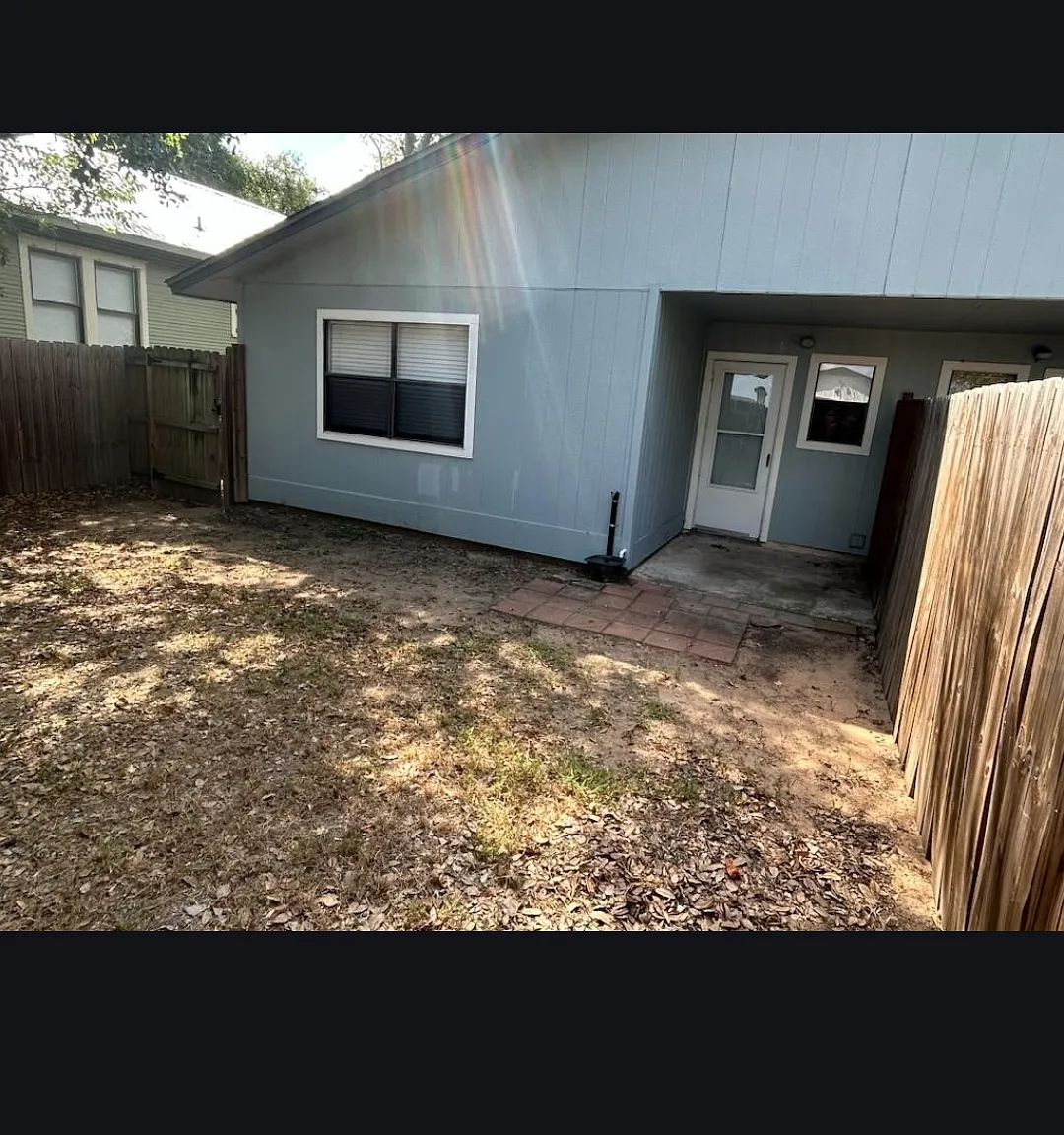 2 bed, 1200 sqft, $1,220 — Photo 2