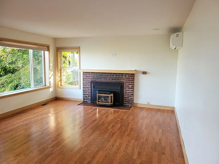 225 S State St #A — Photo 21