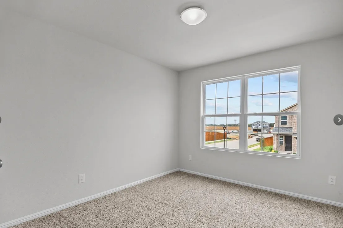 900 Portina Dr — Photo 1