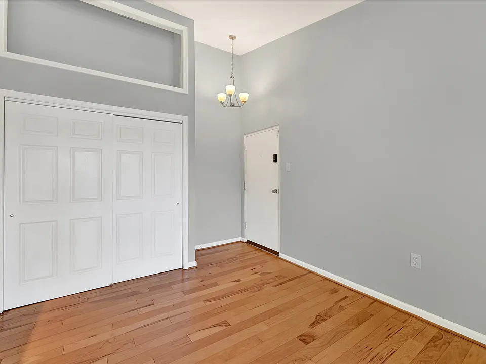 116 Mountain Rd #3C
