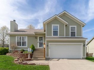 21518 W 50th Ter, Shawnee, KS 66226