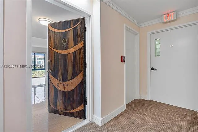 1600 S Bayshore Ln #6A — Photo 3