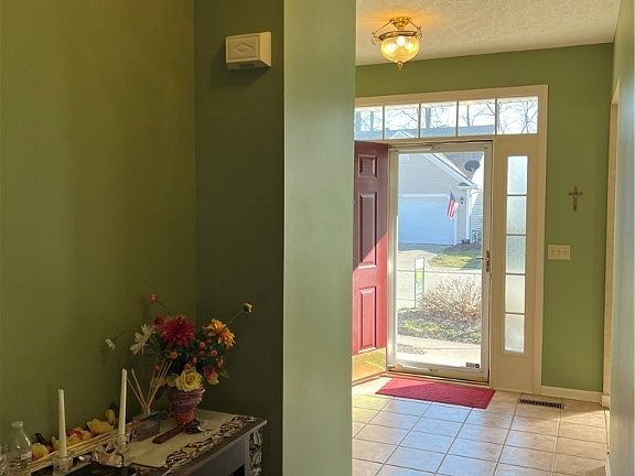 2nd image of 36128 Acorn Ct