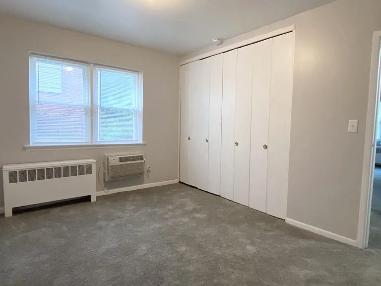 Riverhill Apartments — Photo 81
