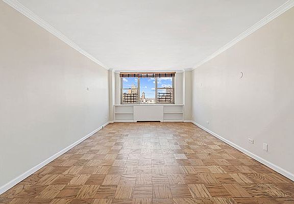 3rd image of 301 E 79th St APT 31H