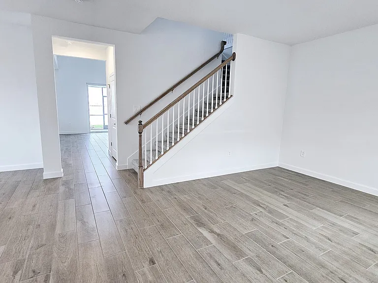 15198 Jadestone Dr — Photo 2