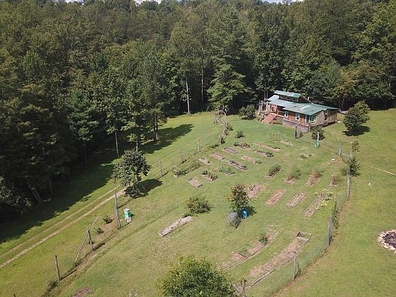 3rd image of 309 Puppy Creek Dr