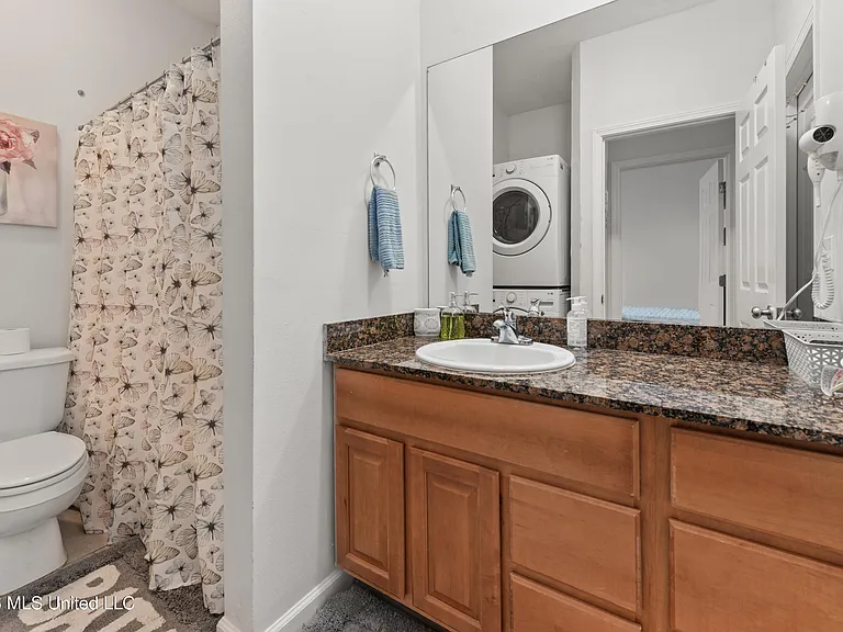 1270 Century Oaks Dr #B — Photo 17
