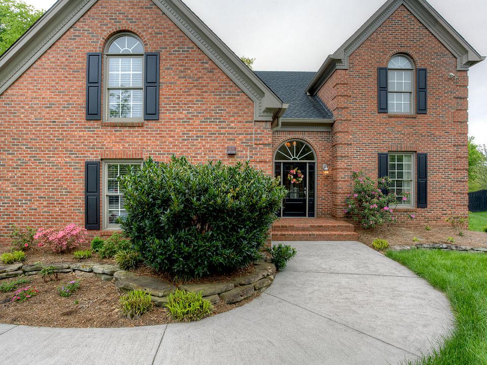 1st image of 8918 Ivey Glen Ct