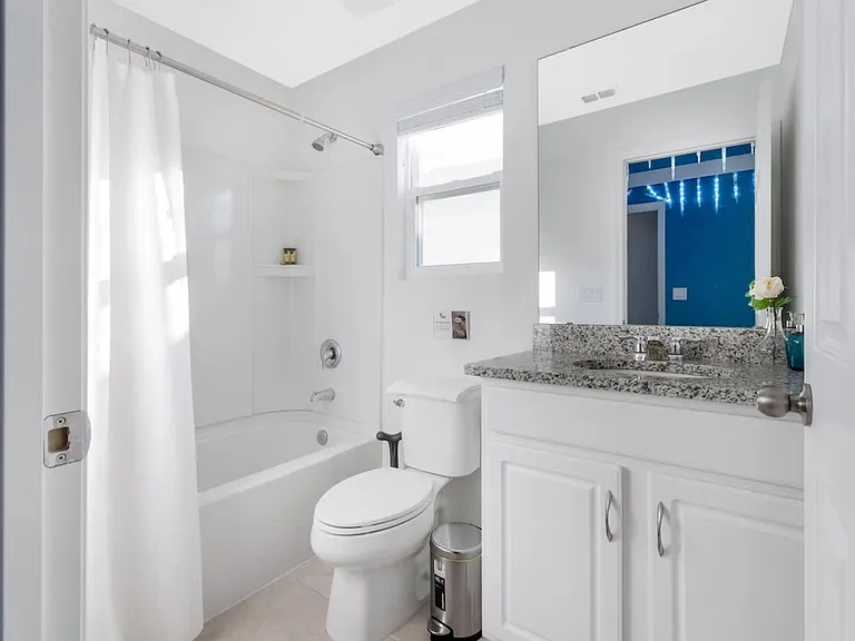 Caroline Bay Ct — Photo 39