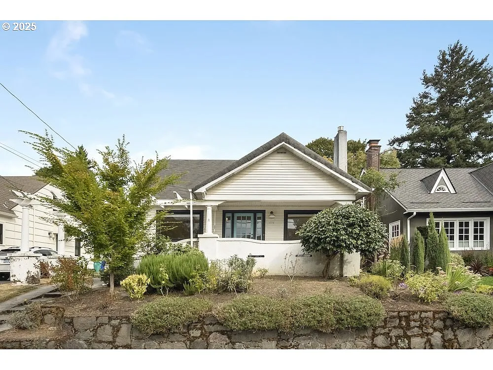 2204 NE 36th Ave photo 1